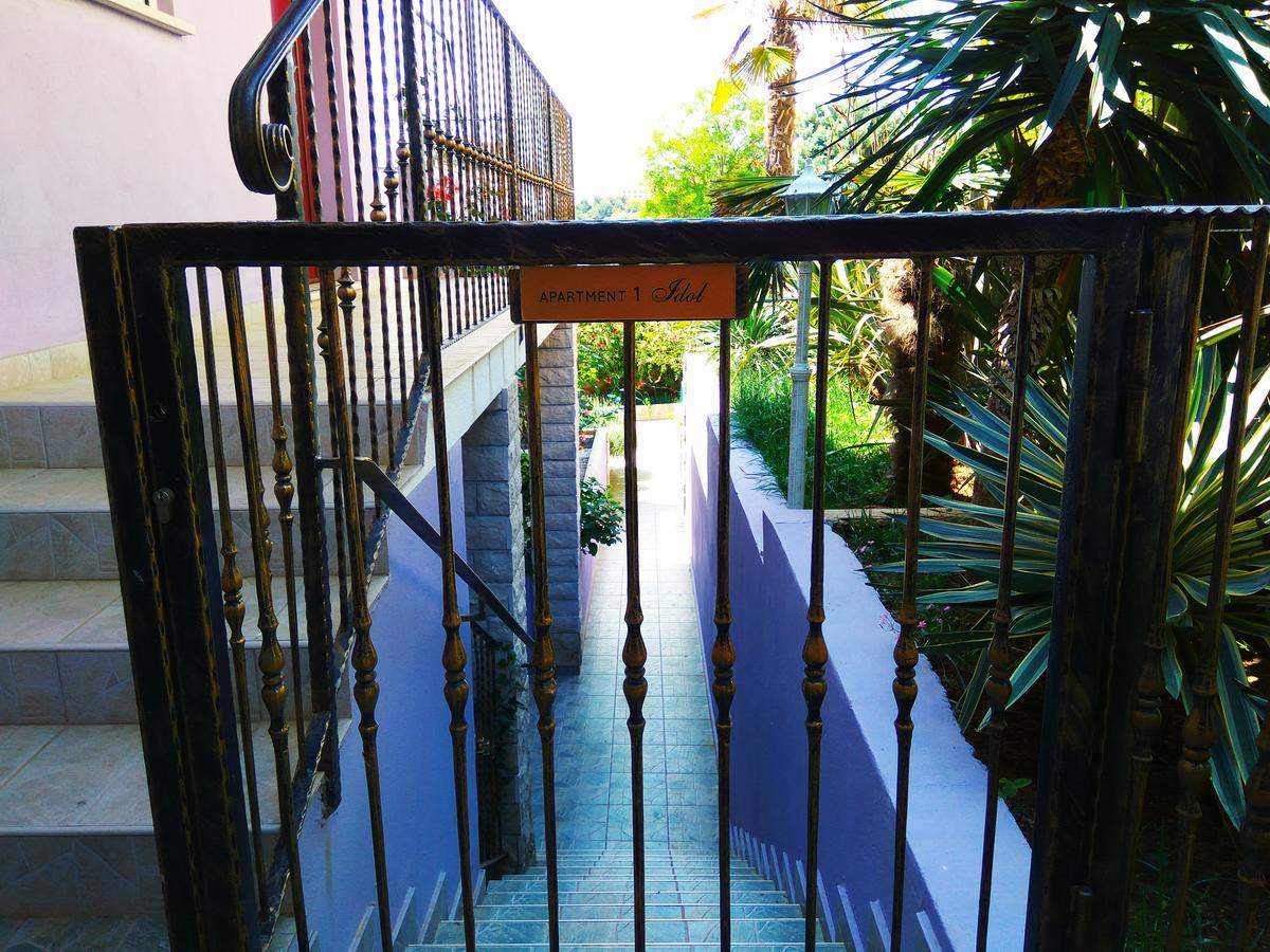 Aparthotel Viola Pjescana Uvala Exterior foto